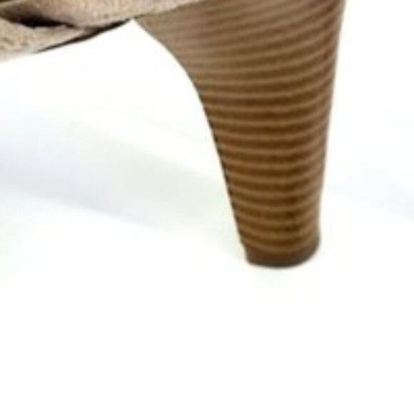 Simply Vera Vera  Wang Women's 9M Tan Open Toe & Back Lace up 3.5" Heel Sandals - Picture 4 of 12